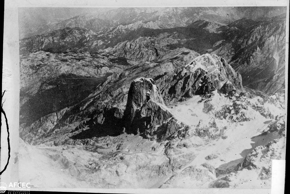 Vue générale du Naranjo de Bulnes ou Urriellu