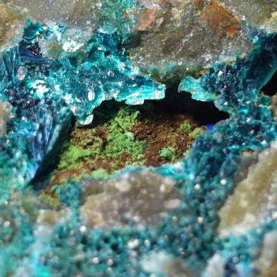 34 - Tyrolite and conichalcite - 3 x 3 mm.